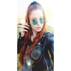 Meet your Posher, Andrea